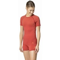Odlo T-Shirt Manches Courtes Performance Light E Femme Rouge 8 Odlo T-Shirt Manches Courtes Performance Light E Femme Rouge -Odlo main 188791 30837 Model Front Crop 1 552e