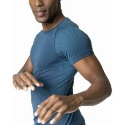 Odlo T-Shirt Manches Courtes Performance Light E Homme Bleu 10 Odlo T-Shirt Manches Courtes Performance Light E Homme Bleu -Odlo main 188792 21037 Model Detail Crop 2 6751