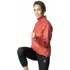 Odlo Veste Zeroweight Femme Rouge -Odlo main 313711 30837 Model Front Crop 1 684e