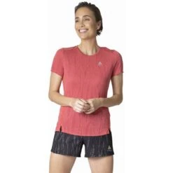 Odlo T-Shirt Manches Courtes Zeroweight Enginee Femme -Odlo main 313731 30842 Model Front Crop 1 5804